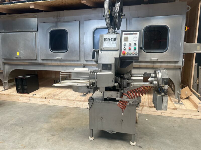 Poly-Clip FCA 3462 clipping machine