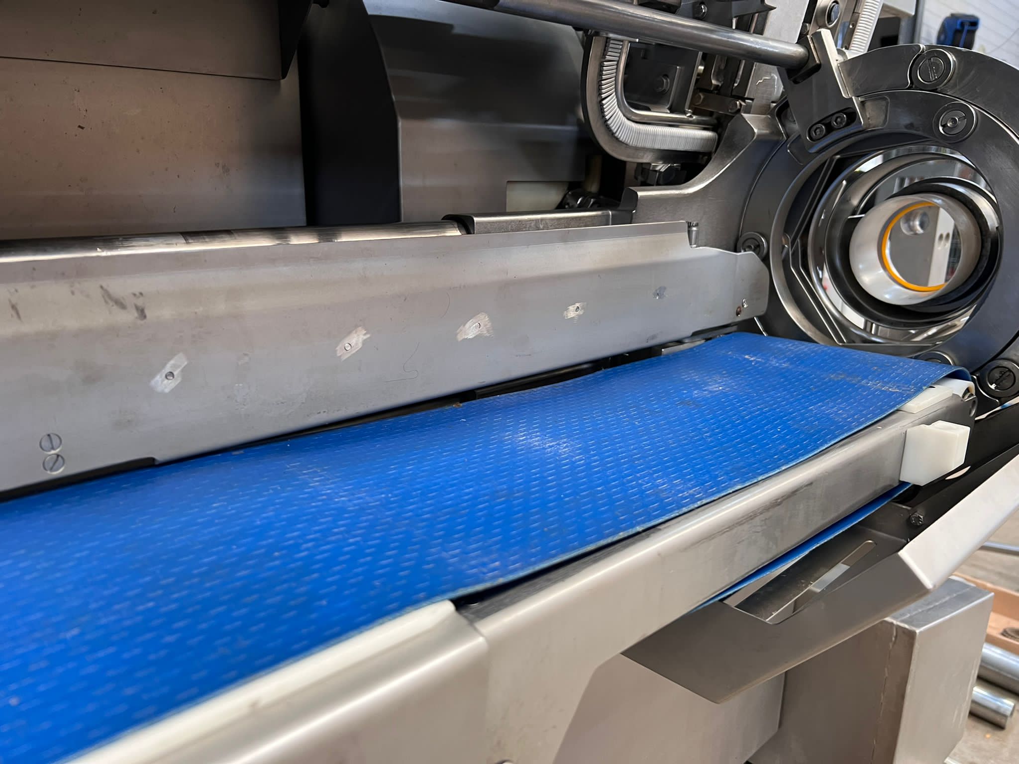 Automatic clipper Poly Clip ICA 8700 - Image 3