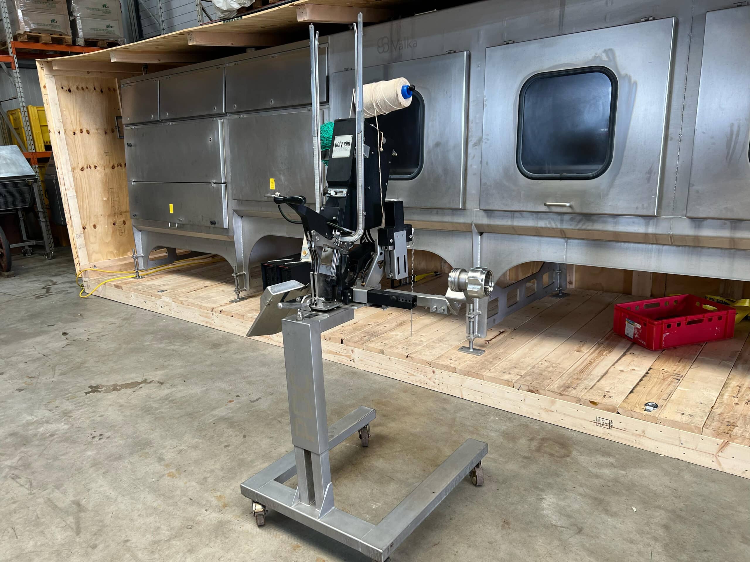 Poly-clip PDC 700 semi-automatic clipping machine - Image 3