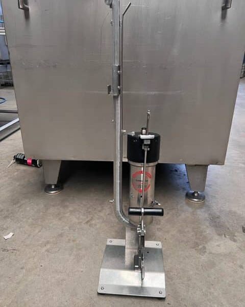 Tipper Tie table clipper TCNV