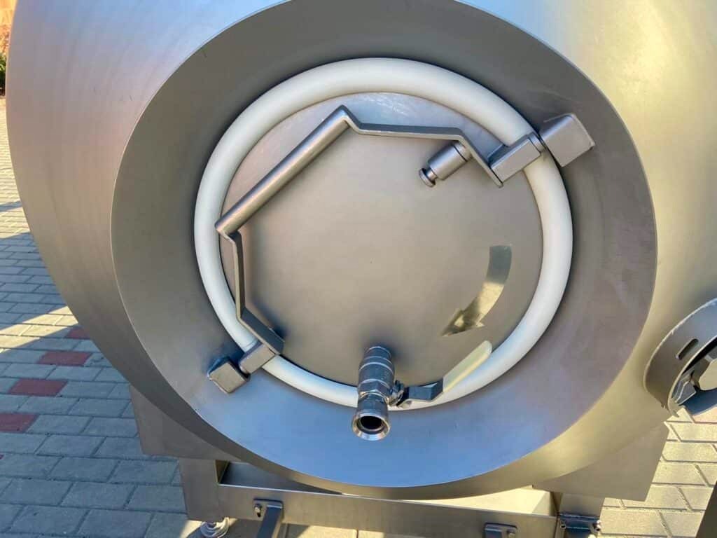 Nowicki tumbler with chiller – 2000 liters - Image 2