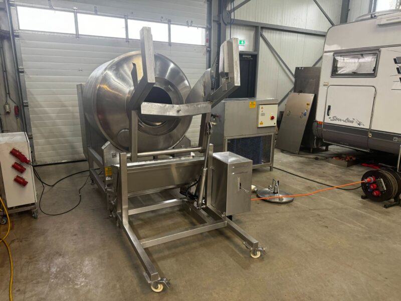 Vacuum tumbler with cooling and loading Henneken B4