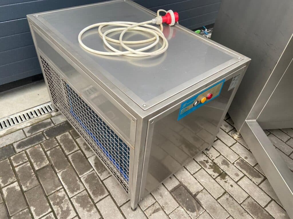 Nowicki tumbler with chiller – 2000 liters - Image 15