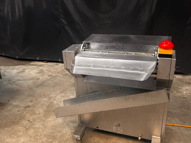 Townsend 7500 skinning machine